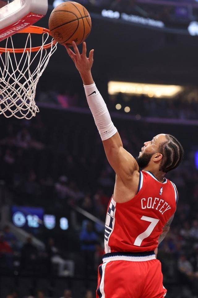 快船击败马刺，小卡再度当代篮坛风云人物