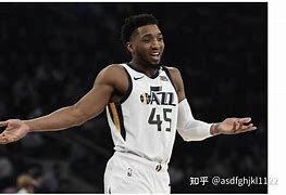 塞尔提克主教练贝尔逊勇夺最佳带队奖