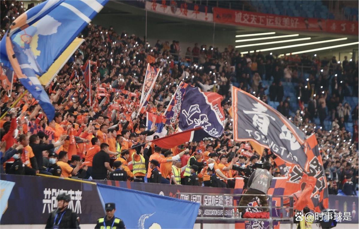 包含火爆比赛引关注，球迷热情高涨的词条