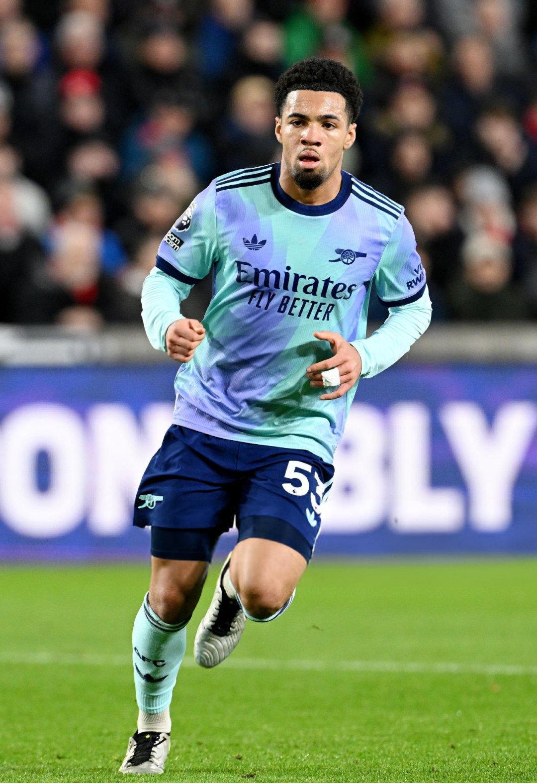 爱游戏官网-关于欧洲足球明星耀眼的光芒持续闪耀的信息