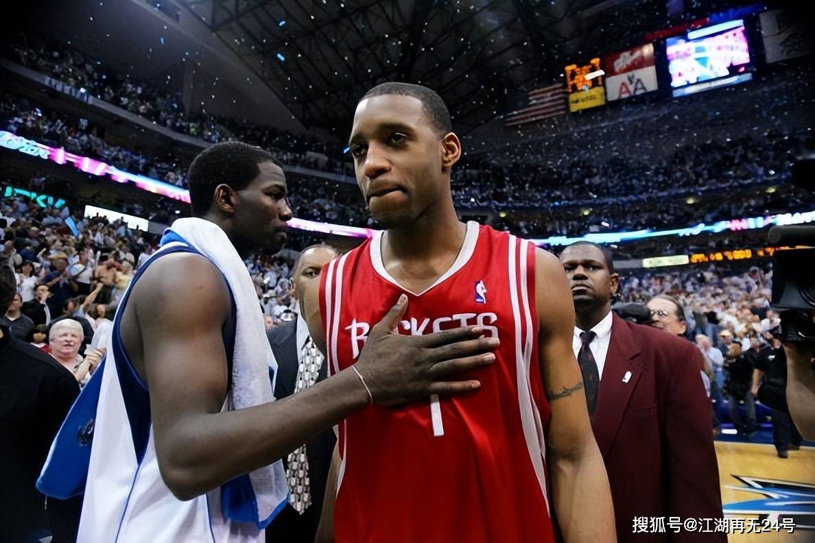 关于火箭客场胜小牛霍华德锁定内线拿下两双的信息