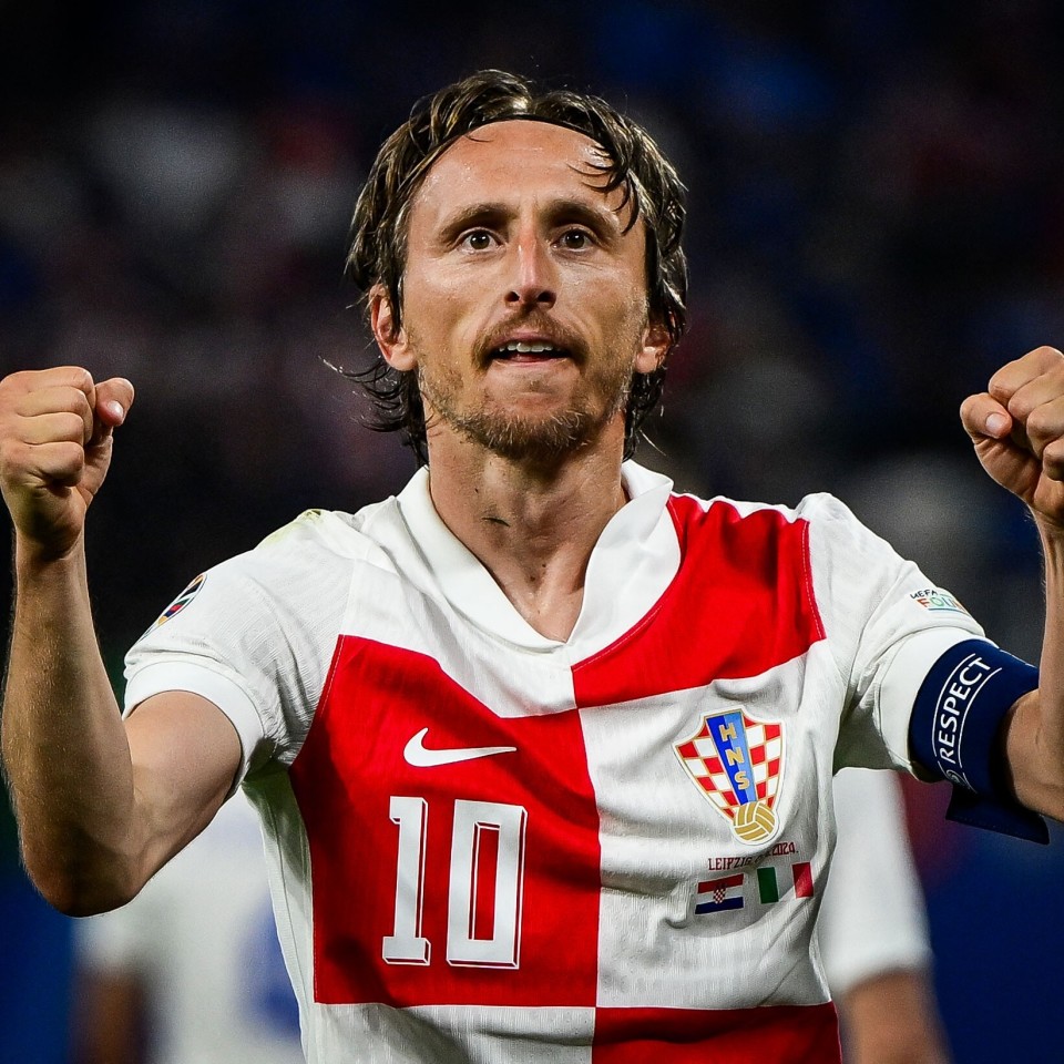 包含耀眼表现！欧洲强队成功晋级世界冠军赛的词条