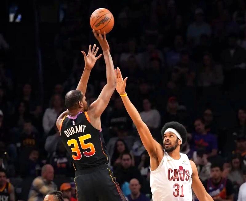 包含澳大利亚篮球和欧洲球队竞争激烈，明星球员备战战胜对手的词条