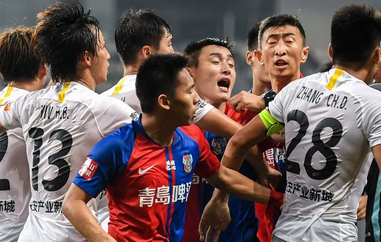 包含河北华夏幸福对阵青岛黄海，角逐激烈！的词条