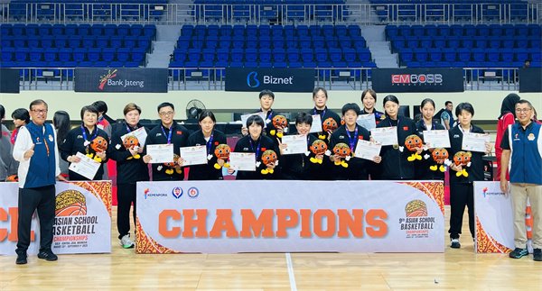 包含亚洲篮球冠军队在全国锦标赛集体闪亮的词条