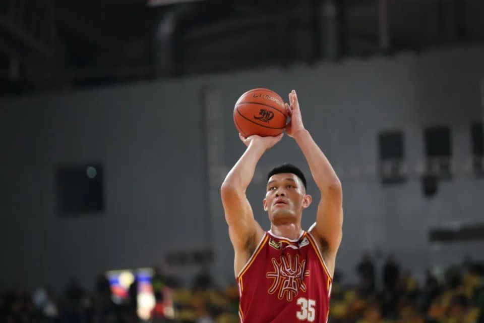 包含山西汾酒队主场大胜，取得三连胜的词条