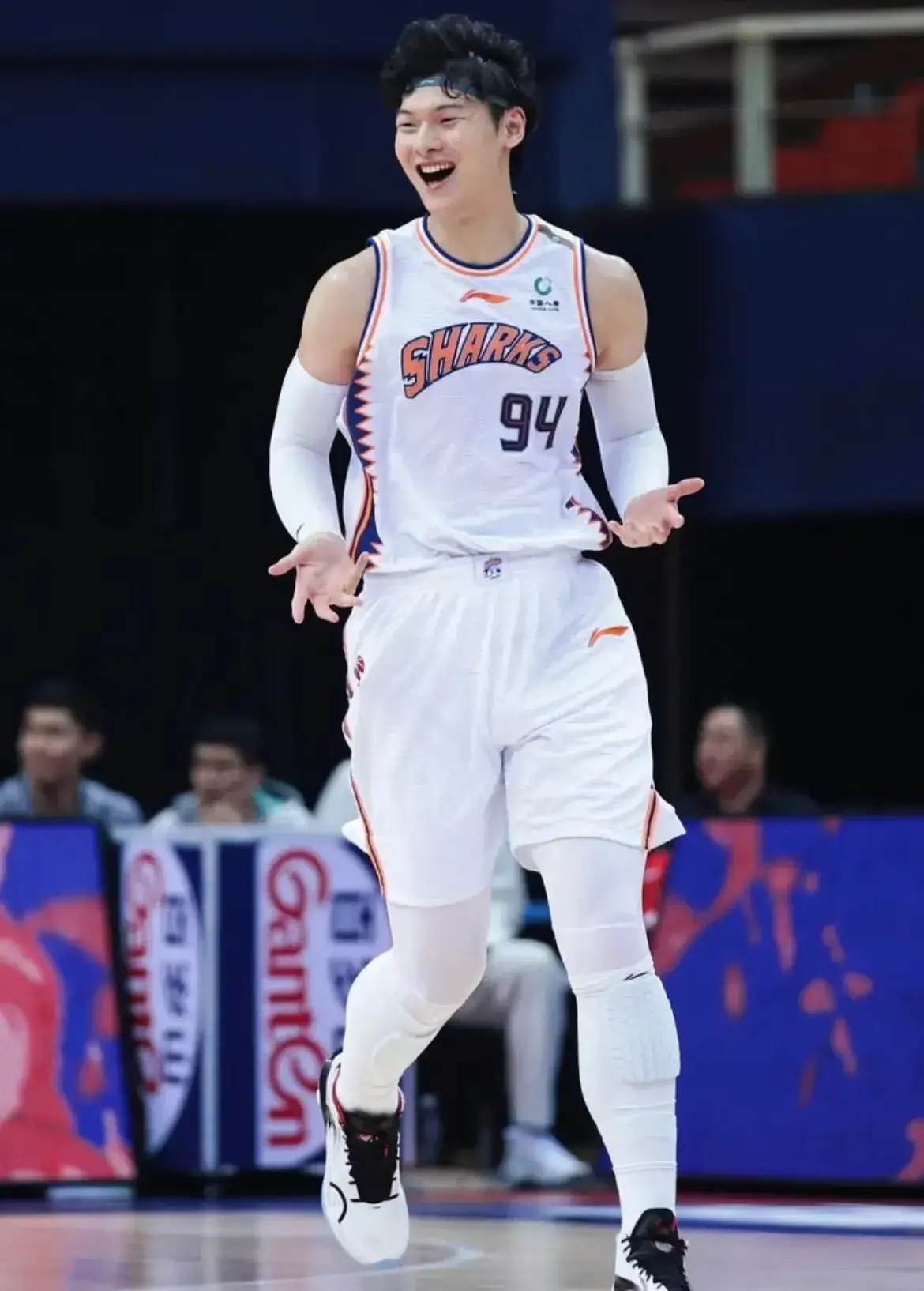 爱游戏官网网页版入口-包含湖北男篮突破困境，取得关键胜利的词条