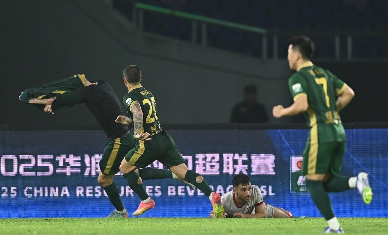 包含激烈对战！中超重量级球队上演精彩较量的词条